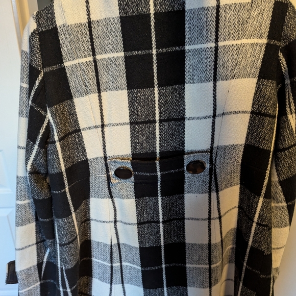 Older Forever 21 pea coat, light pea coat, size medium - Picture 3 of 3